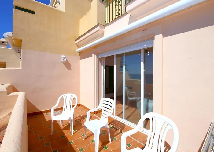 Дом отдыха East Townhouse Lunimar